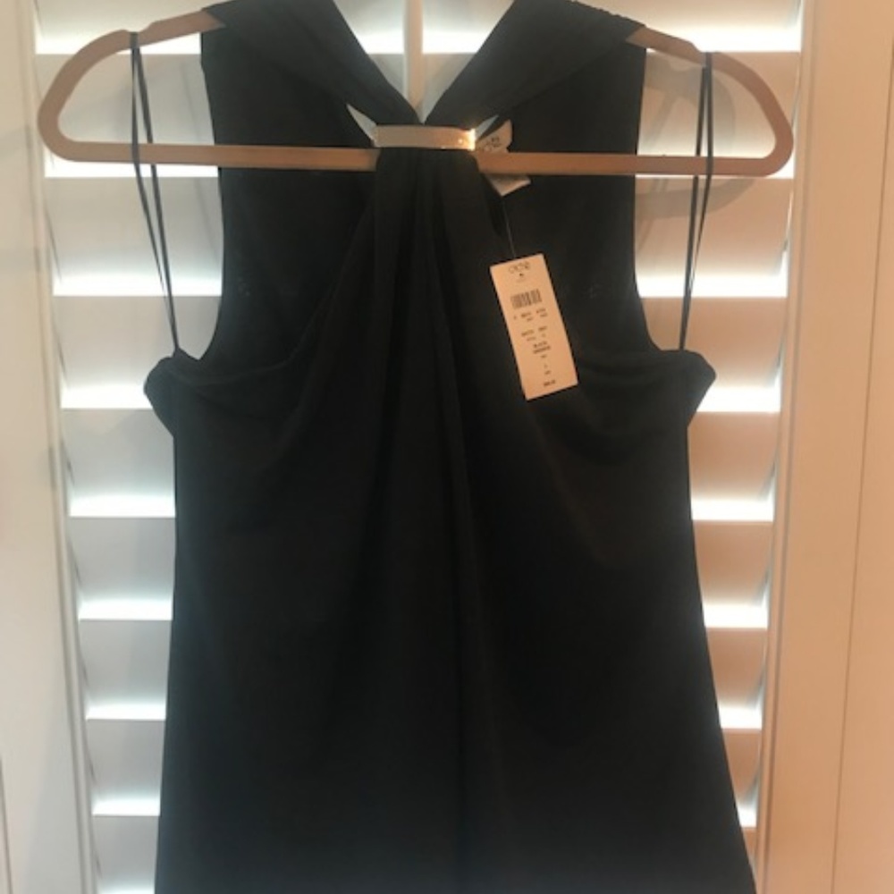 Beautiful Cache top With silver Neck Piece